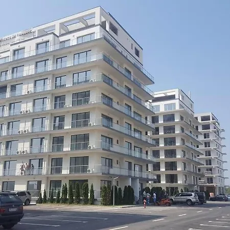 Ayan Desilva Apartman